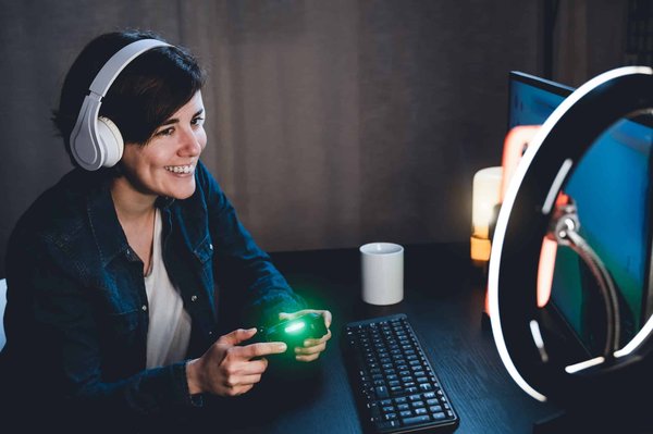 Quelles sont les bases de l'utilisation de Twitch pour le streaming en direct ?